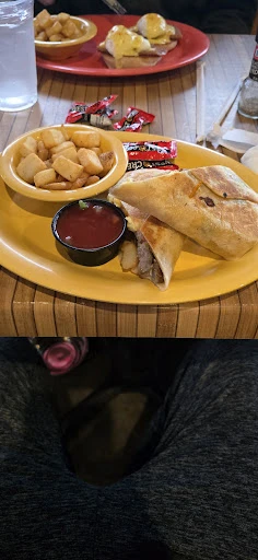 Latitude 35 Bar & Grill